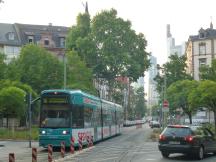 südlicher Schweizer Platz, Fahrtrichtung Offenbach Stadtgrenze