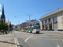 Einfahrt H Heinrichstr, Fahrtrichtung Bieblach-Ost (links Gleise der Linie 1)