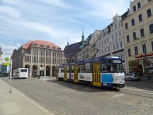 Demianipl, Fahrtrichtung Königshufen, im Hintergrund das Kaufhaus Görlitz