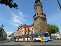 Platz des 17. Juni vor dem Humboldthaus und dem Reichenbacher Turm