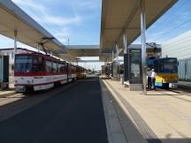 Endstelle Hbf (vorne links Linie 1, hinten links Linie 4, rechts Linie 2)