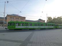 auf dem Ernst-August-Pl vor dem Hbf, Fahrtrichtung Ahlem