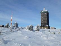 Fernmeldeturm und Wetterstation auf dem Brocken