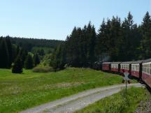 BÜ mit Feldweg zwischen Sorge und Elend