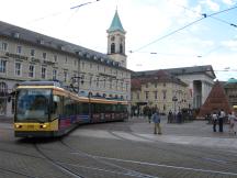 Umleitung Baustelle Rüppurrer Str: am Marktplatz links ab in die Kaiserstr