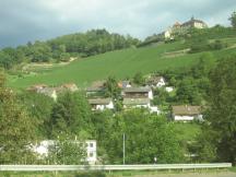 Ausblick während der Fahrt durchs Murgtal: Schloß Eberstein