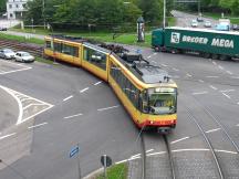 am Lameyplatz rechts ab in die Starckstr Richtung Knielingen