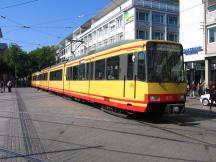 Doppelzug in Karlsruhe Kaiserstr auf Höhe des Marktplatzes