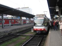 Karlsruher Stadtbahnwagen im Würzburg Hbf