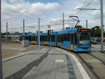 Ausfahrt Schleife Holländische Str, H mit Mittelbahnsteig im Linksverkehr