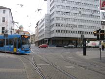 aus der Fünffensterstr rechts ab in die Obere Königsstr, Fahrtrichtung Holl. Str