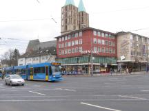 Am Stern, Fahrtrichtung Wilhelmshöhe, im Hintergrund die Martinskirche