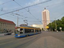 Goethestr Ecke Willy-Brandt-Pl, im Hintergrund das Wintergartenhochhaus