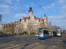 vor dem Neuen Rathaus, Martin-Luther-Ring Ecke Karl-Tauchnitz-Str