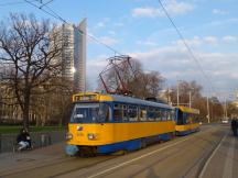 H Wilhelm-Leuschner-Pl, im Hintergrund links das City-Hochhaus