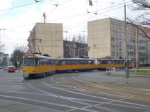 Großzug aus 3 Triebwagen an der Ecke Riebeck-/ Stötteritzer Str, Fahrtrichtung Stötteritz