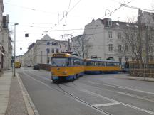 Platnerstr Ecke Menckestr, im Hintergrund eingleisige Betriebsstrecke