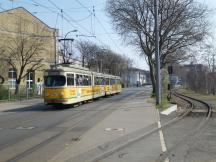 Mannheim: auf der Sandhofer Str auf Höhe des BÜ mit der Hafenbahn