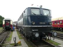 Einheitslok E-Lok E 10 121 (Bj 1958) in stahlblauer Lackierung 