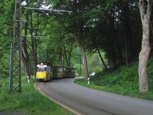 Richtung Lichtenhain fährt die Bahn auf der 