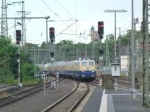 E10 1239 vor dem AKE-Rheingold in Düsseldorf Hbf