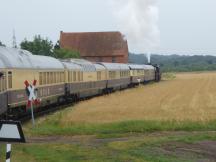 Rheingold mit Dampflok 52 8038 auf der Nebenstrecke Eystrup - Syke