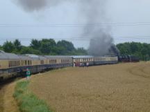 Rheingold mit Dampflok 52 8038 auf der Nebenstrecke Eystrup - Syke