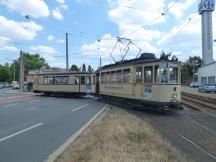Tw 867 (Bj 1926) verlässt den historischen Straßenbahndepot St. Peter