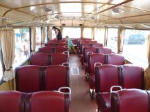 Innenansicht Fahrgastraum des historischen Busses IFA H6B