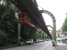 Eugen-Langen-Str zwischen den Stationen Hammerstein und Sonnborner Str