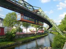 Einfahrt in die Station Adlerbrücke