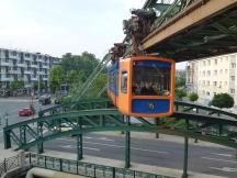 Einfahrt in die Station Werther Brücke