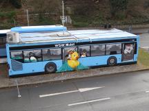 kein Bus, sondern ein bemalter Container an der Station Ohligsmühle