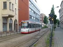 Äußere Schneeberger Str: Dreischienengleis für Vogtlandbahn und Straßenbahn