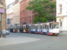 Rechtsabbiegen am Neumarkt, indem nach ganz links ausgeschwenkt wird