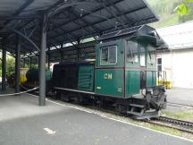 Diesellok Nr. 32 (Bj 1972) mit einem Arbeitszug im Bahnhof Chamonix