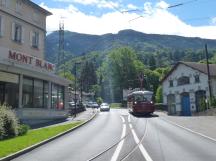 Fahrt in den Gegenverkehr auf der Avenue de Genève in Le Fayet