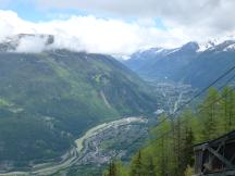 Ausblick auf das Tal der Arve mit dem Hauptort Chamonix-Mt-Blanc im Hintergrund