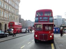 Begegnung zweier Routemaster am Trafalgar Square
