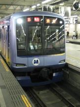 Triebwagen der 5000er Serie (Bj 2002) im Bf Tokyo Shibuya