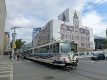 7th Ave SE Ecke Macleod Trail, rechts das eingerüstete alte Rathaus