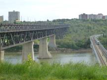 links High Level Bridge (Bj 1913), rechts Dudley B. Menzies Bridge (Bj 1992)