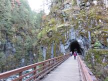 auf der Brücke über den Coquihalla River am Südportal von Tunnel #3