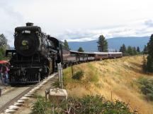 Canadian Pacific Lok #3716 (Bj 1912) wartet am BÜ Canyon View Rd auf die Rückfahrt