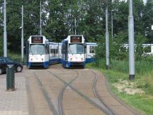 Endschleife VU Medisch Centrum (links Wagen der Linie 16, rechts Linie 24)