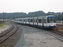 Baureihe M4 (Bj 1996) verlässt die Station RAI Richtung Isolatorweg