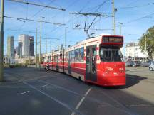 Rijswijkseplein, Fahrtrichtung Delft, vorne Einfahrt zur Schleife der Linien 11 & 12