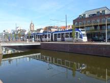 Tw der Randstadrail an der Westvest in Delft, Fahrtrichtung Delft Station