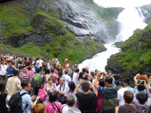 Wasserfall Kjosfossen - nahezu alle Zugreisenden nutzen Fotohalt