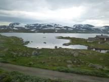 Fahrt über die Hardangervidda bei Finse mit Ausblick auf div. Gletscher